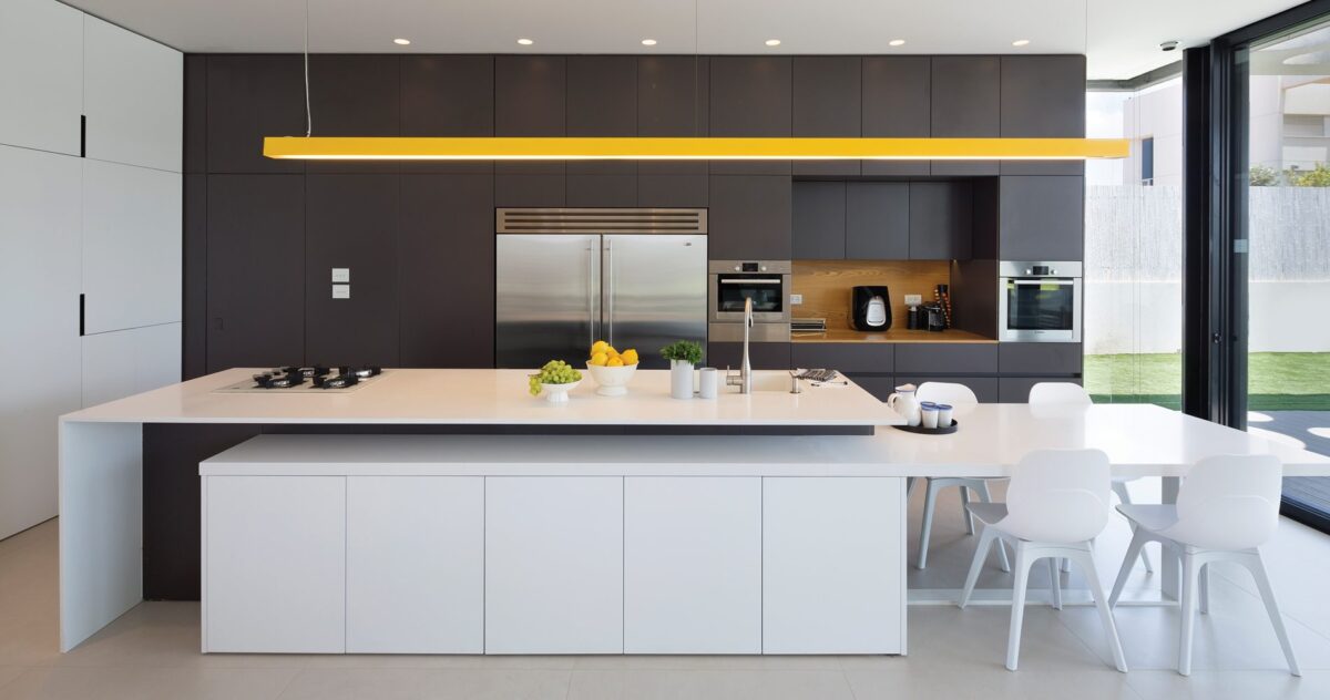 Minimalist Luxury Kitchen Interior Design: Seamless Storage